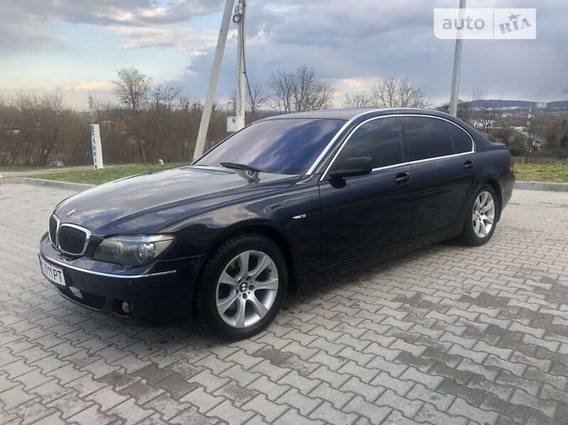 2005 bmw 740i