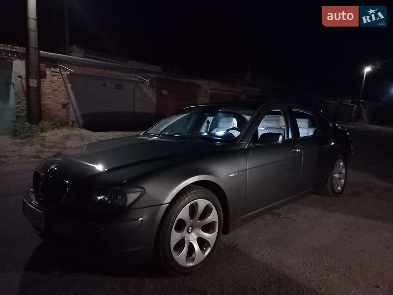 2005 bmw 740