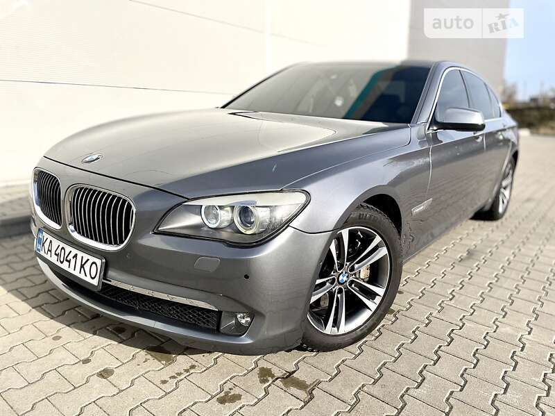 2011 bmw 740i