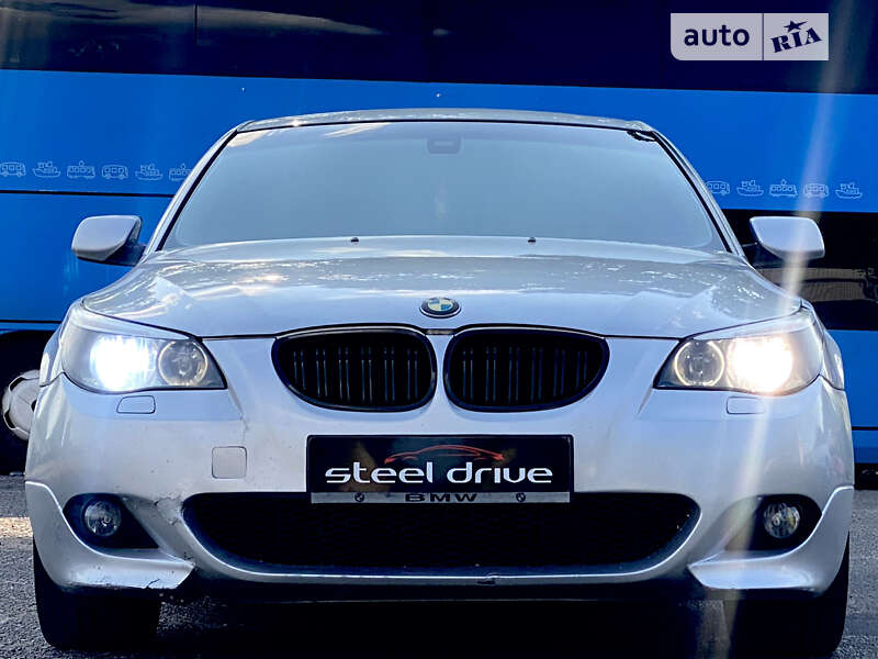 2003 bmw 520i