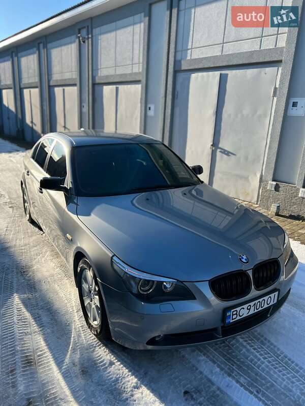 2004 bmw 520i