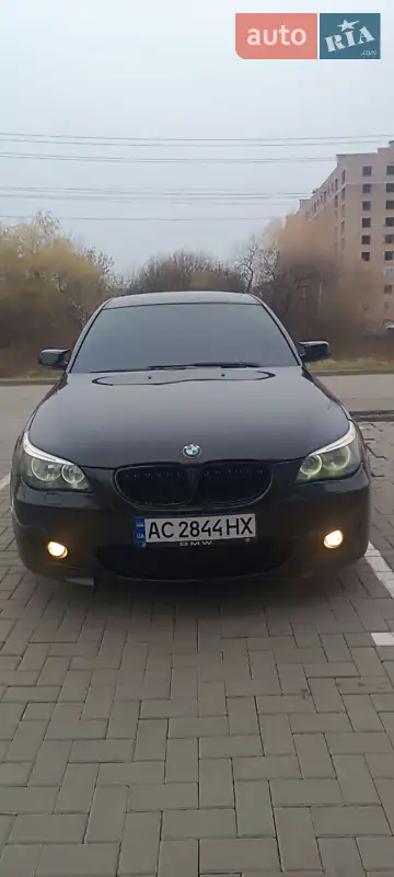 2004 bmw 520i