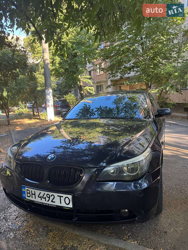 2004 bmw 520i