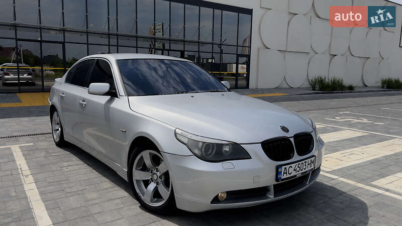 2005 bmw 520i
