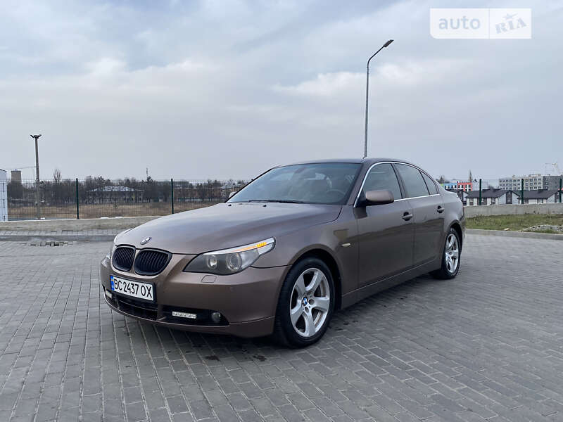 2004 bmw 520i