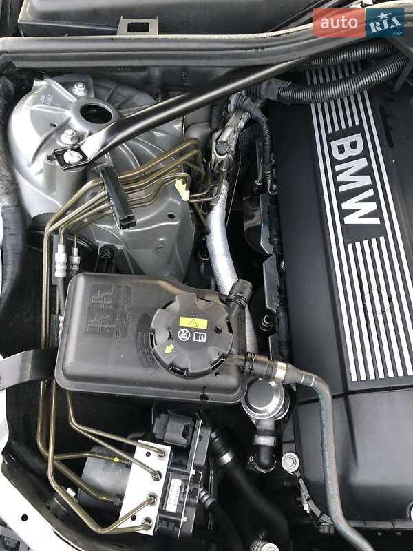 2003 bmw 520i