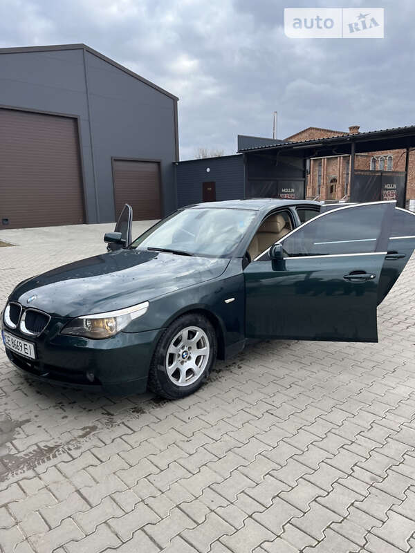 2003 bmw 520i