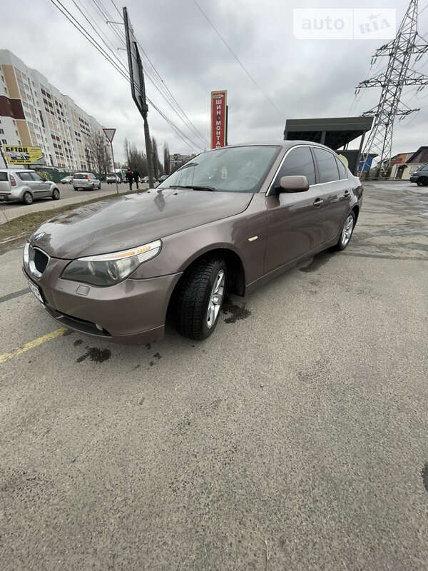2004 bmw 520i