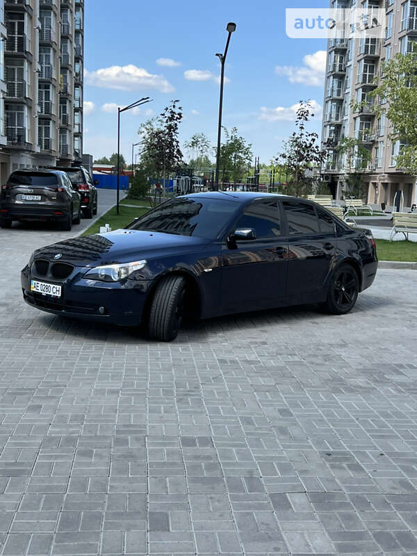 2005 bmw 520i