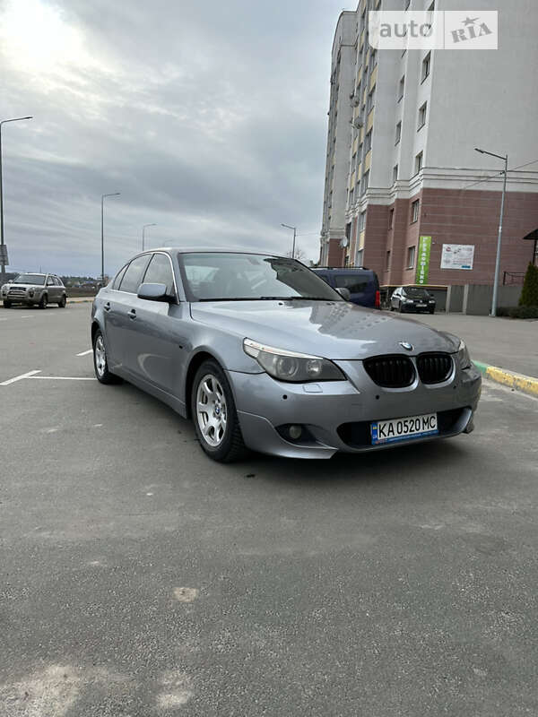 2003 bmw 520i