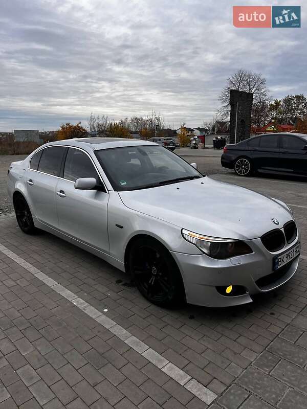 2004 bmw 520i