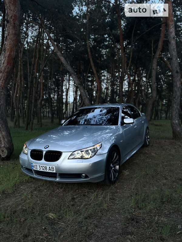 2004 bmw 520i