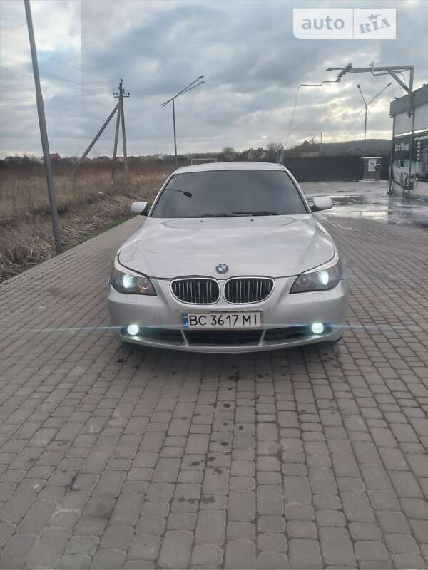 2004 bmw 520i