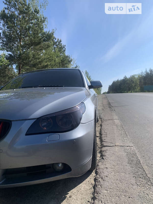 2004 bmw 520i