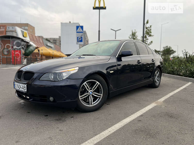 2003 bmw 520i