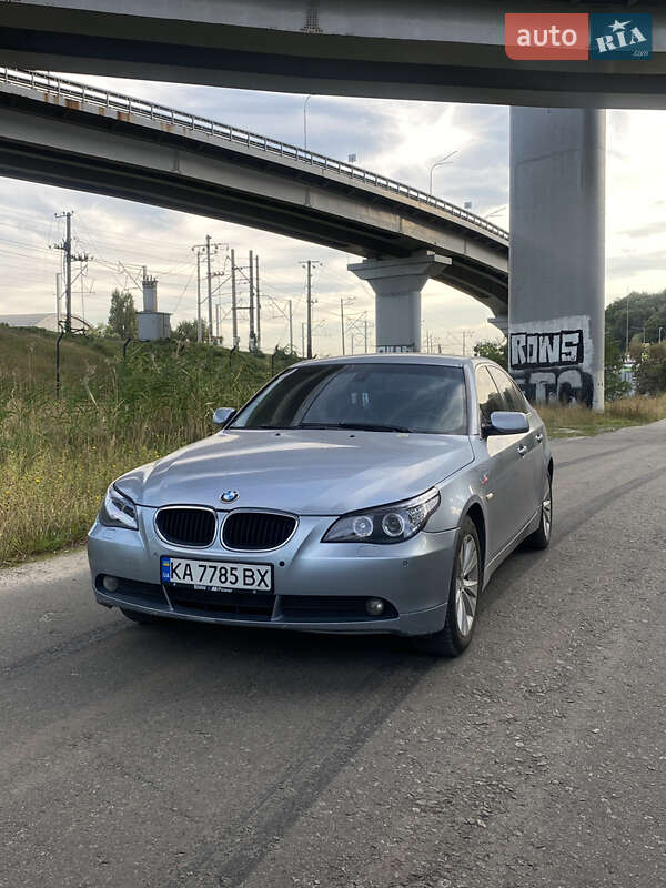 2004 bmw 520i