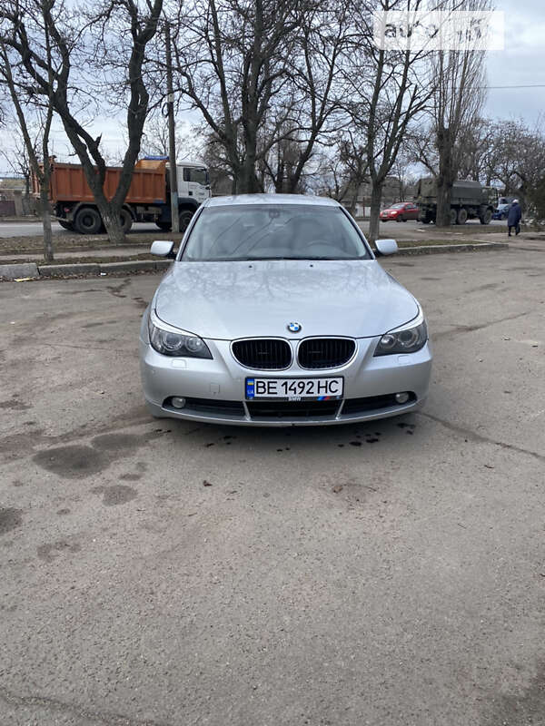 2003 bmw 525i