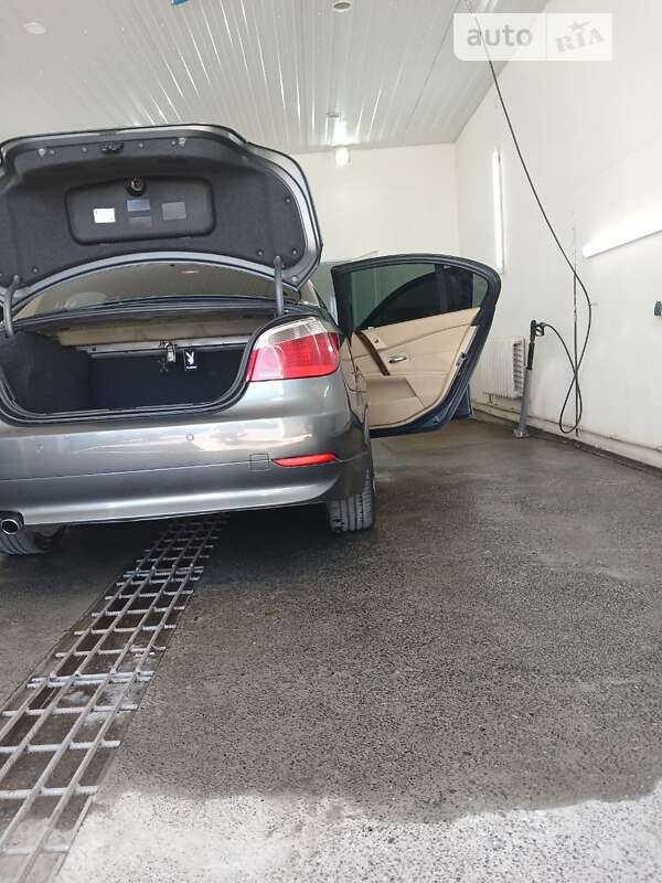 2005 bmw 523i