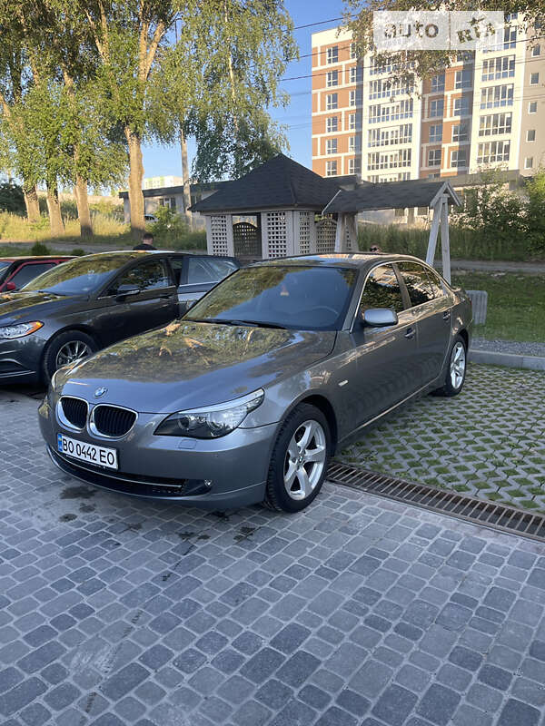 2008 bmw 520i
