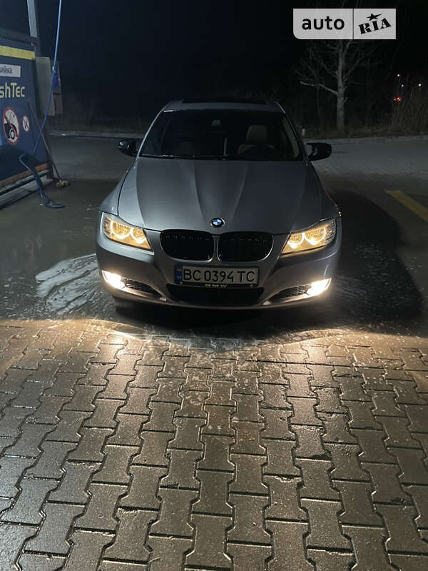 2010 bmw 318i