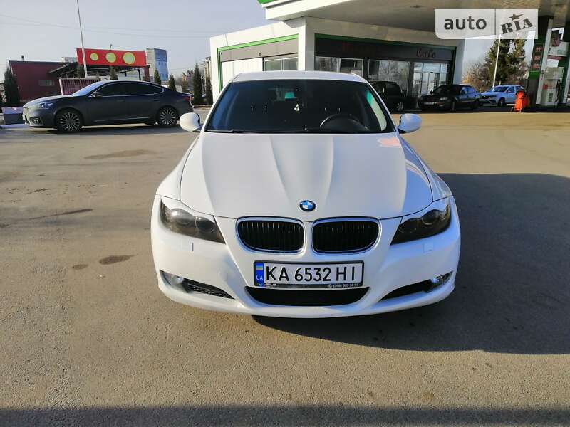 2011 bmw 318i