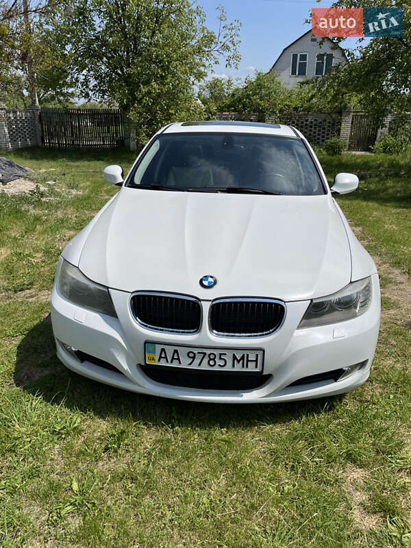2011 bmw 3 series
