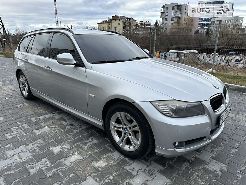 2010 bmw 320i