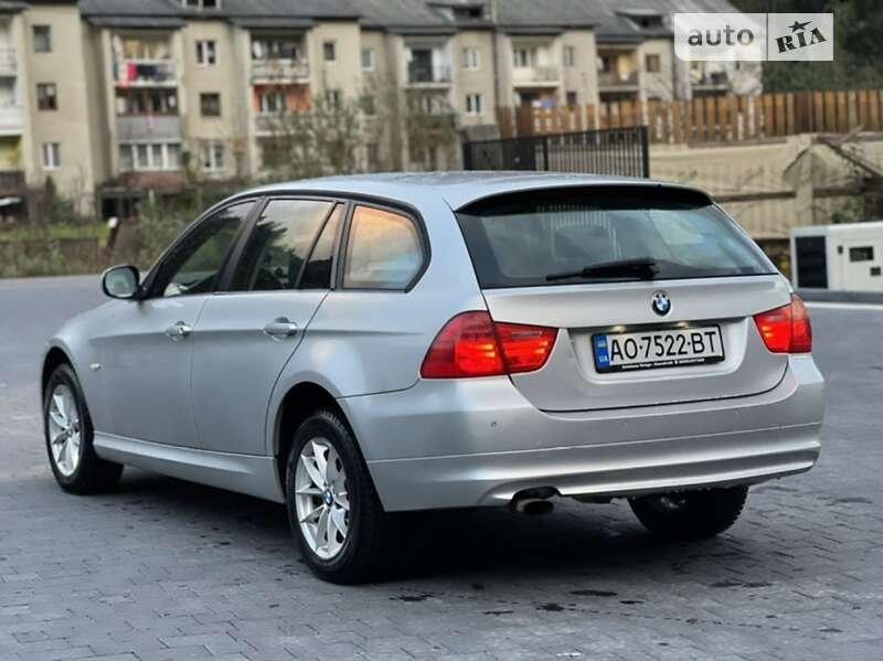 2011 bmw 3 series