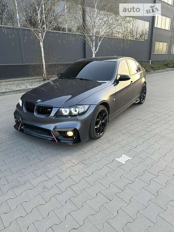2005 bmw 320i