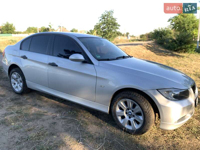 2005 bmw 320i