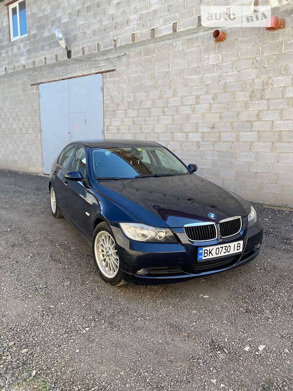 2005 bmw 320i