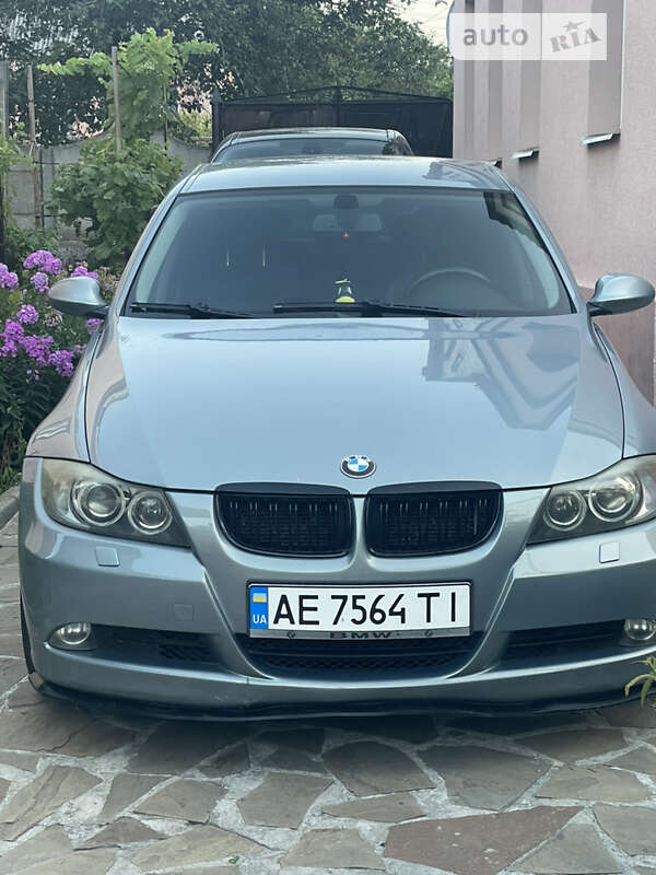 2005 bmw 320i