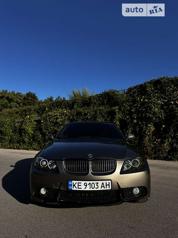 2005 bmw 323i