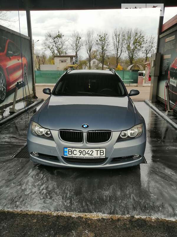 2005 bmw 320i