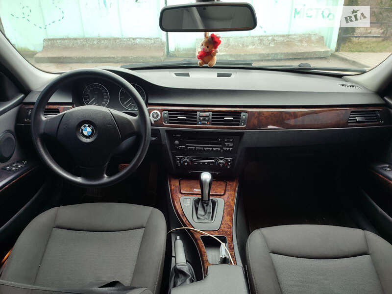 2005 bmw 320i