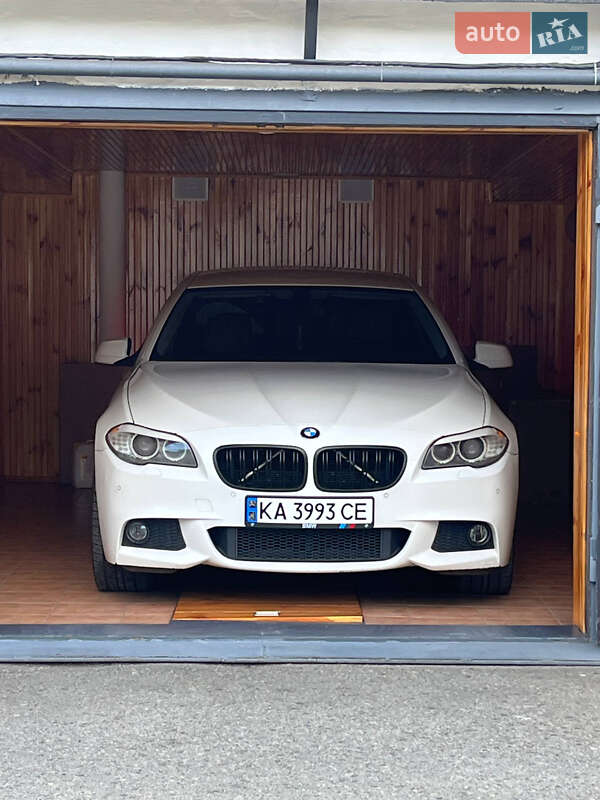 2011 bmw 520i