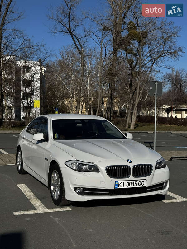 2012 bmw 520i