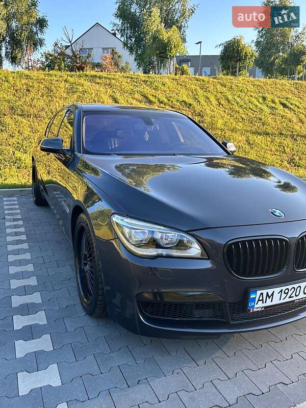 2013 bmw 740i