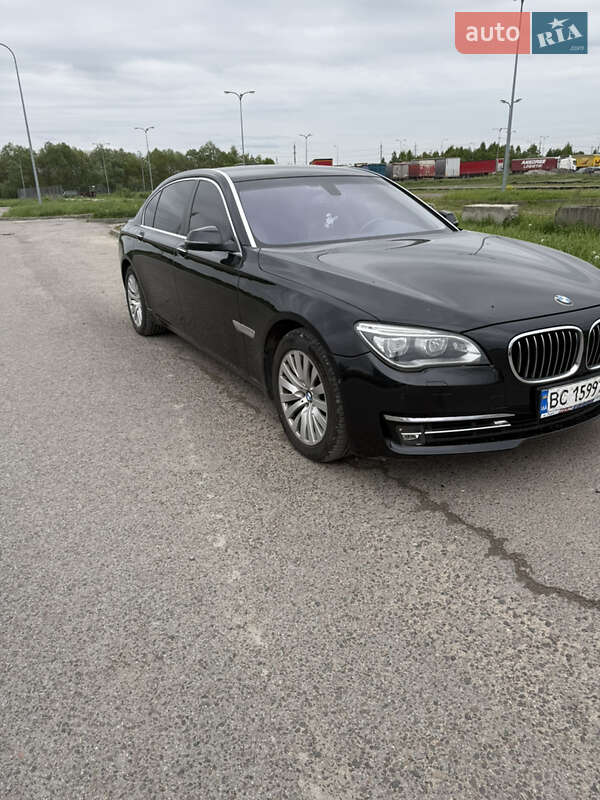 2012 bmw 750i