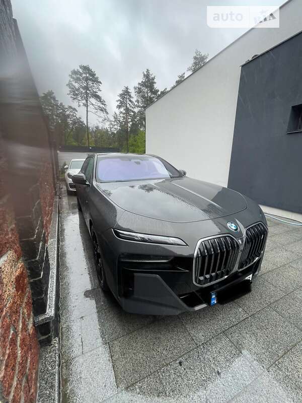 2022 bmw i7
