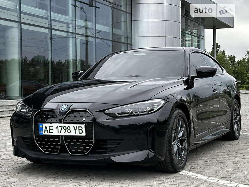 2023 bmw i4