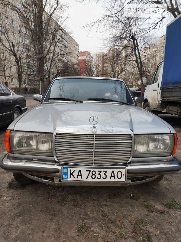 1980 mercedes-benz e-class
