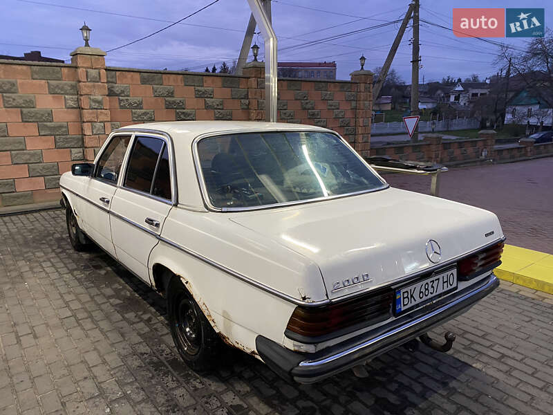 1982 mercedes-benz 200 d