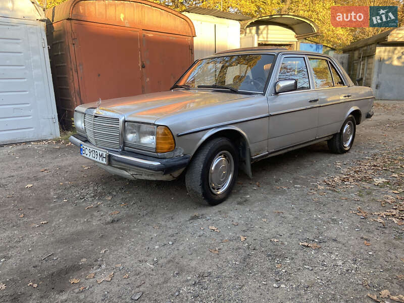 1982 mercedes-benz 300 d