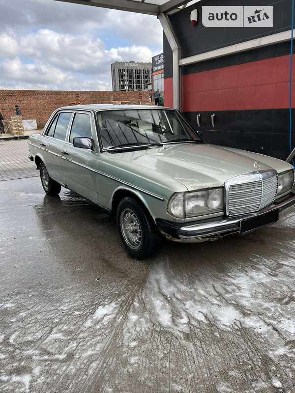 1985 mercedes-benz 300 d