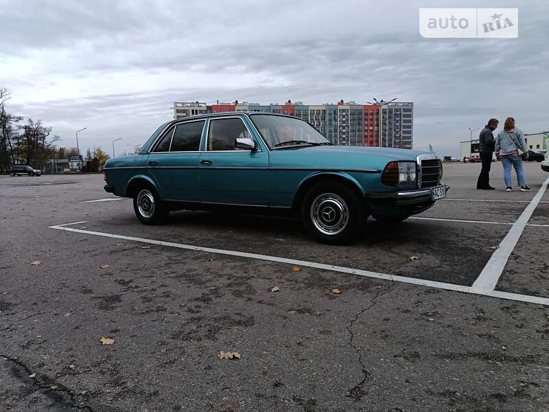 1984 mercedes-benz 230