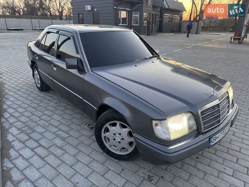 1993 mercedes-benz e 220
