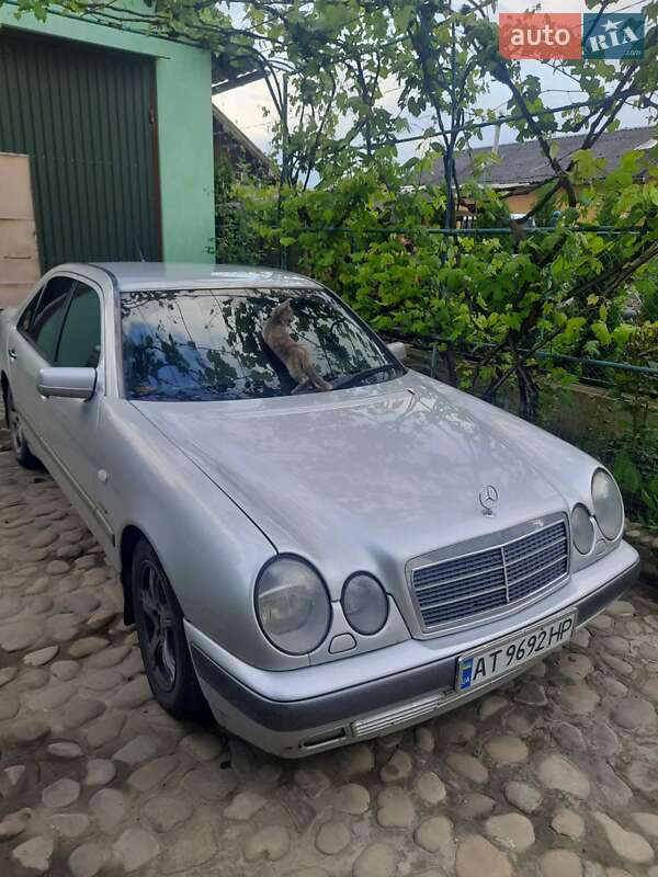 1996 mercedes-benz 210