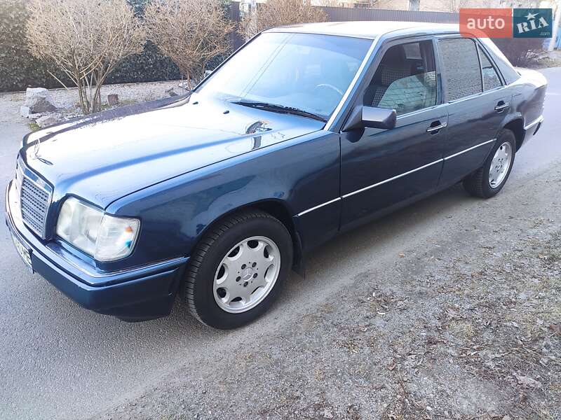 1993 mercedes-benz e 220