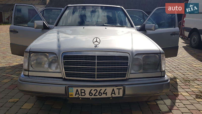 1995 mercedes-benz 220